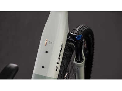 Cube Reaction Hybrid Pro 800 click to zoom image