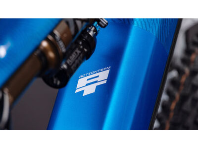 Cube Stereo Hybrid One44 Hpc At 800 click to zoom image