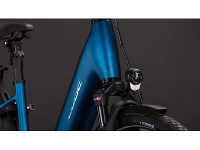 Cube Supreme Hybrid Deluxe Pro 600 click to zoom image