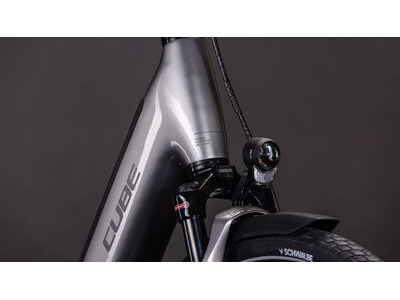 Cube Supreme Hybrid Deluxe Pro 600 click to zoom image