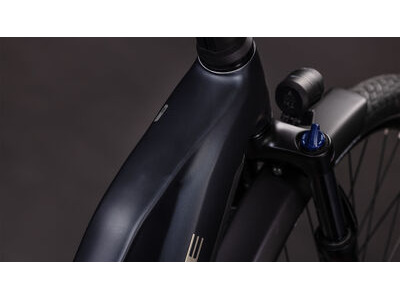 Cube Touring Hybrid One 600 click to zoom image