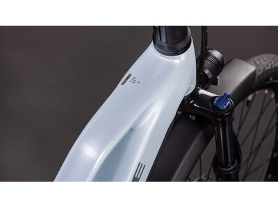 Cube Touring Hybrid One 600 click to zoom image